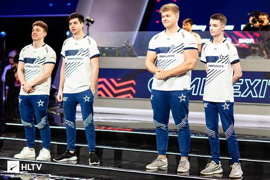 Kimi与DeepSeek的长文注意力机制研究对比分析